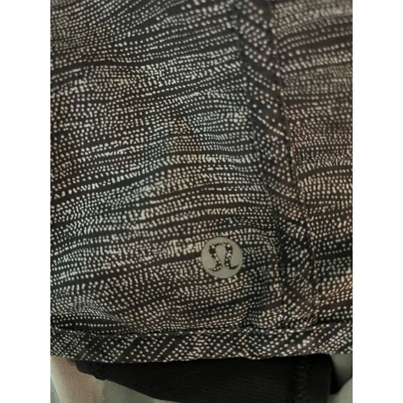 Lululemon Tracker Short IV Black Waistband Women's‎ Activewear Shorts Size 6 - Picture 3 of 5